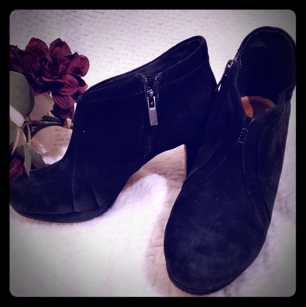 🔥3/$30 🍂👢Clarks Artisan Ankle Boots👢🍂